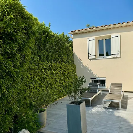 Holiday home Les 2 Oliviers Caromb